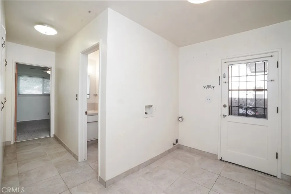 8635 Muller Downey, CA 90241