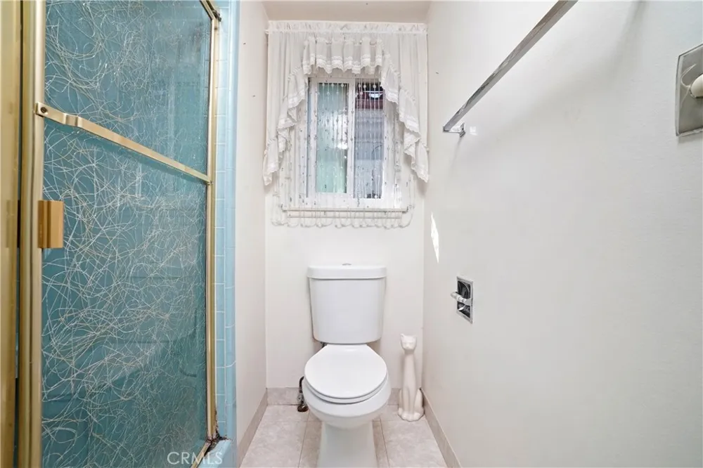 8635 Muller Downey, CA 90241