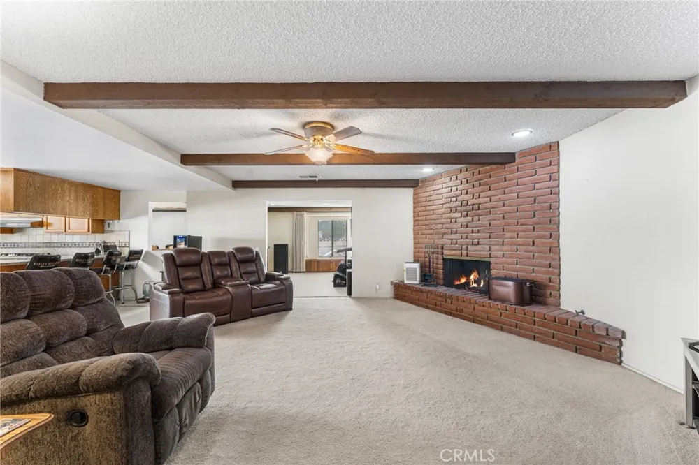 44608 Loneoak Avenue Lancaster, CA 93534