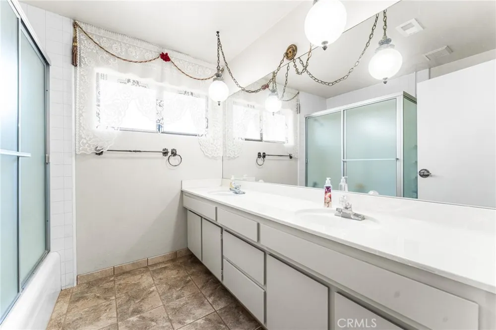 44608 Loneoak Avenue Lancaster, CA 93534