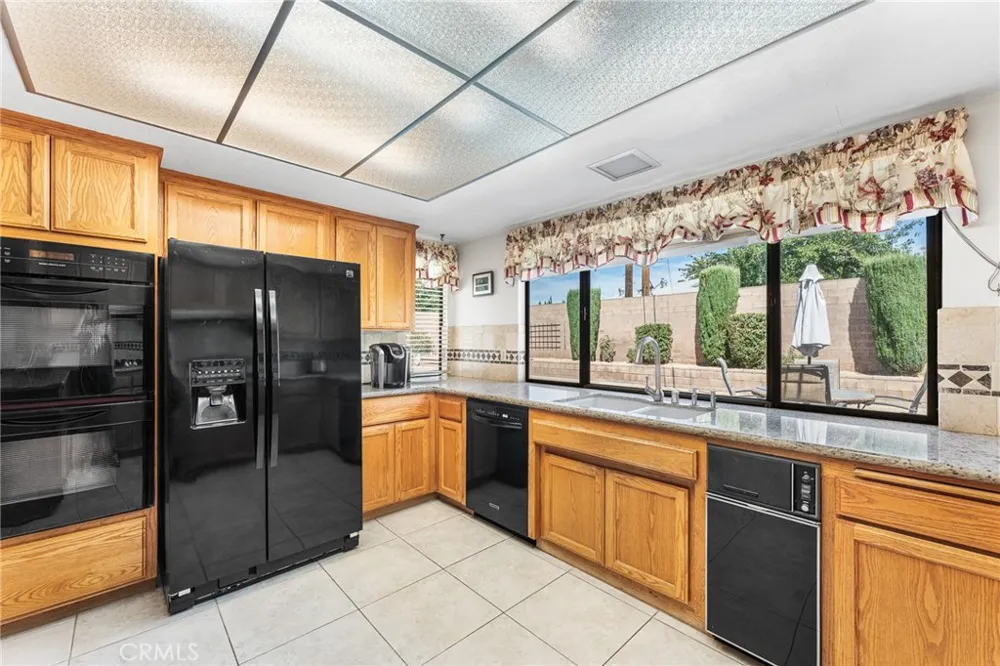 44608 Loneoak Avenue Lancaster, CA 93534