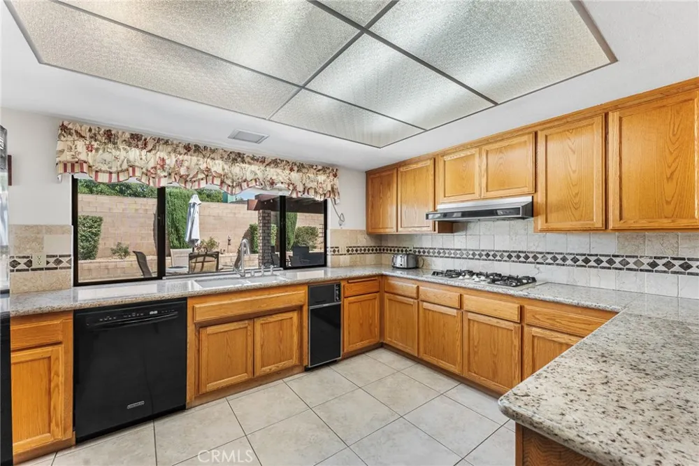 44608 Loneoak Avenue Lancaster, CA 93534