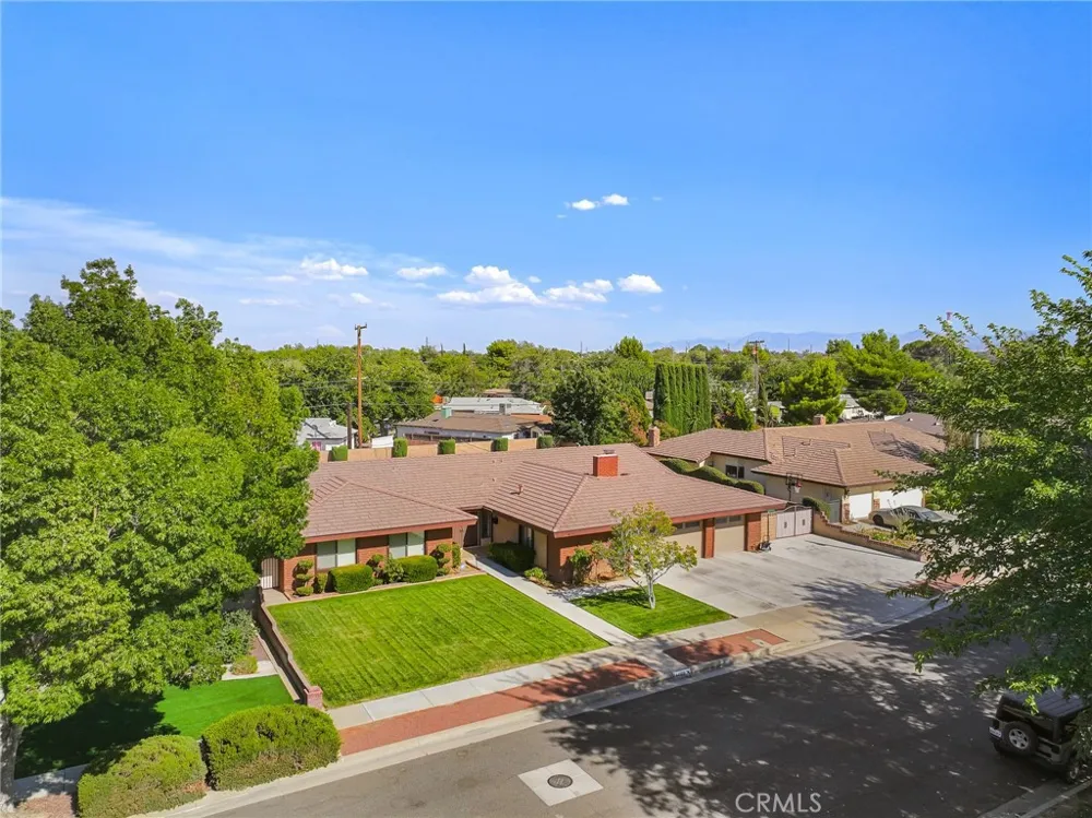 44608 Loneoak Avenue Lancaster, CA 93534