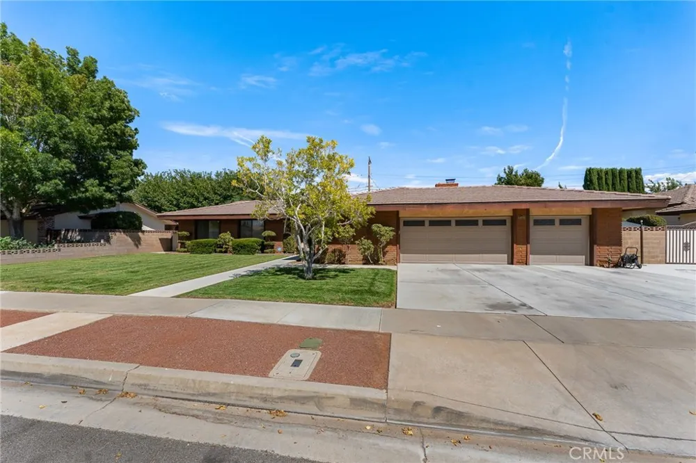 44608 Loneoak Avenue Lancaster, CA 93534