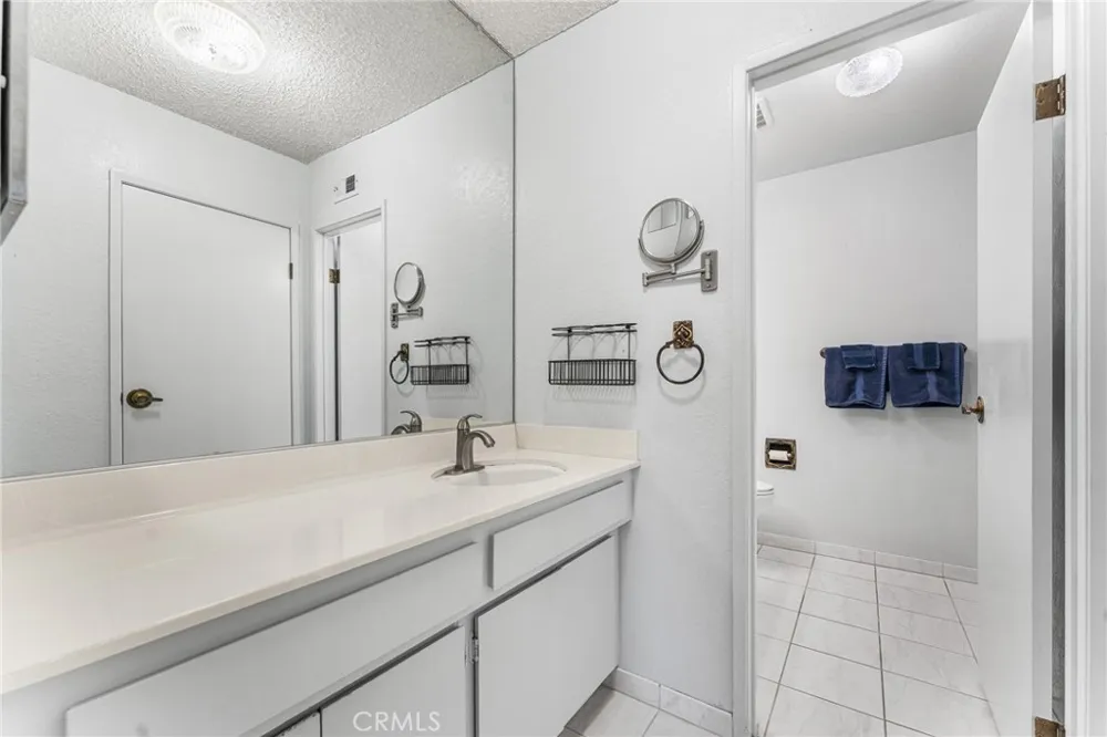44608 Loneoak Avenue Lancaster, CA 93534