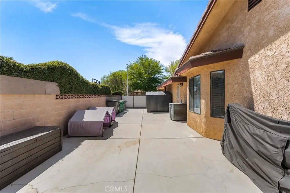 44608 Loneoak Avenue Lancaster, CA 93534