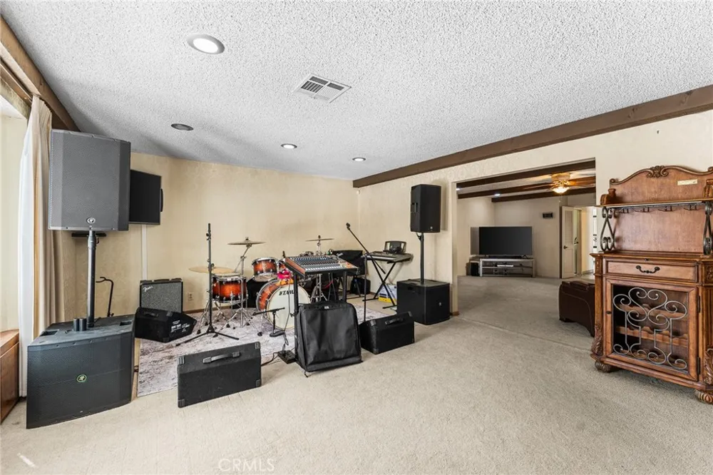 44608 Loneoak Avenue Lancaster, CA 93534