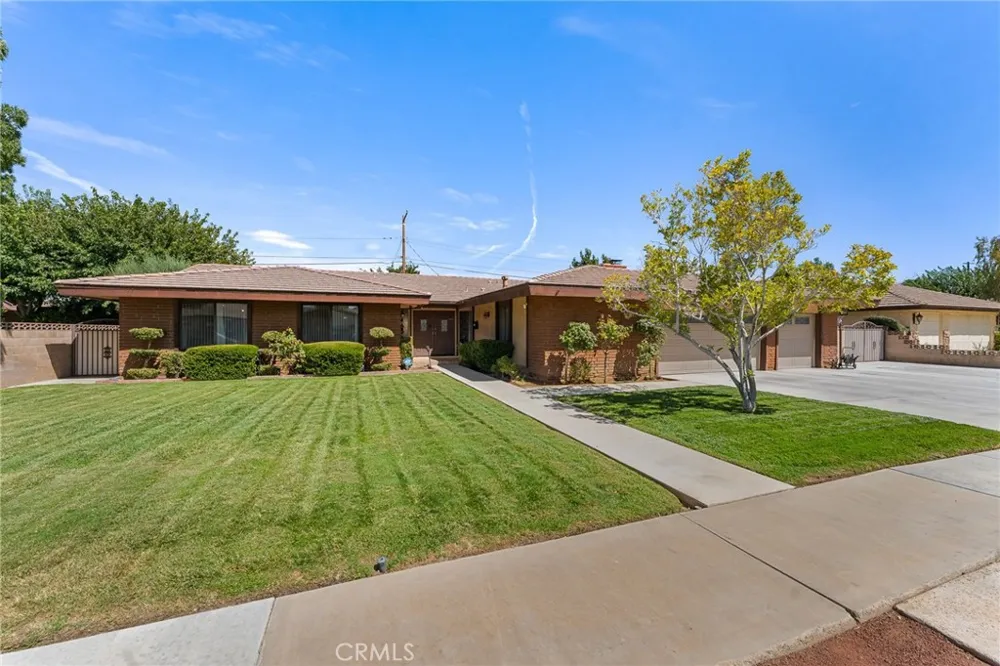 44608 Loneoak Avenue Lancaster, CA 93534