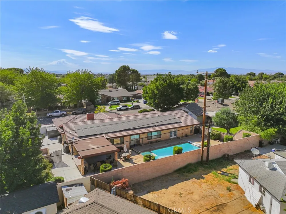 44608 Loneoak Avenue Lancaster, CA 93534