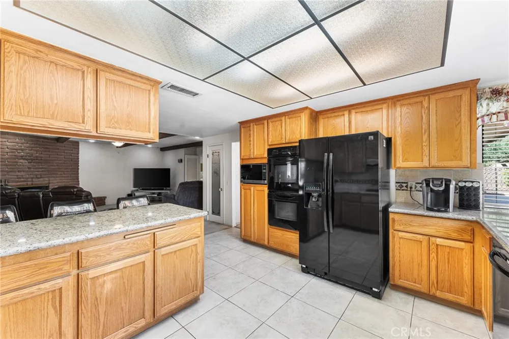 44608 Loneoak Avenue Lancaster, CA 93534