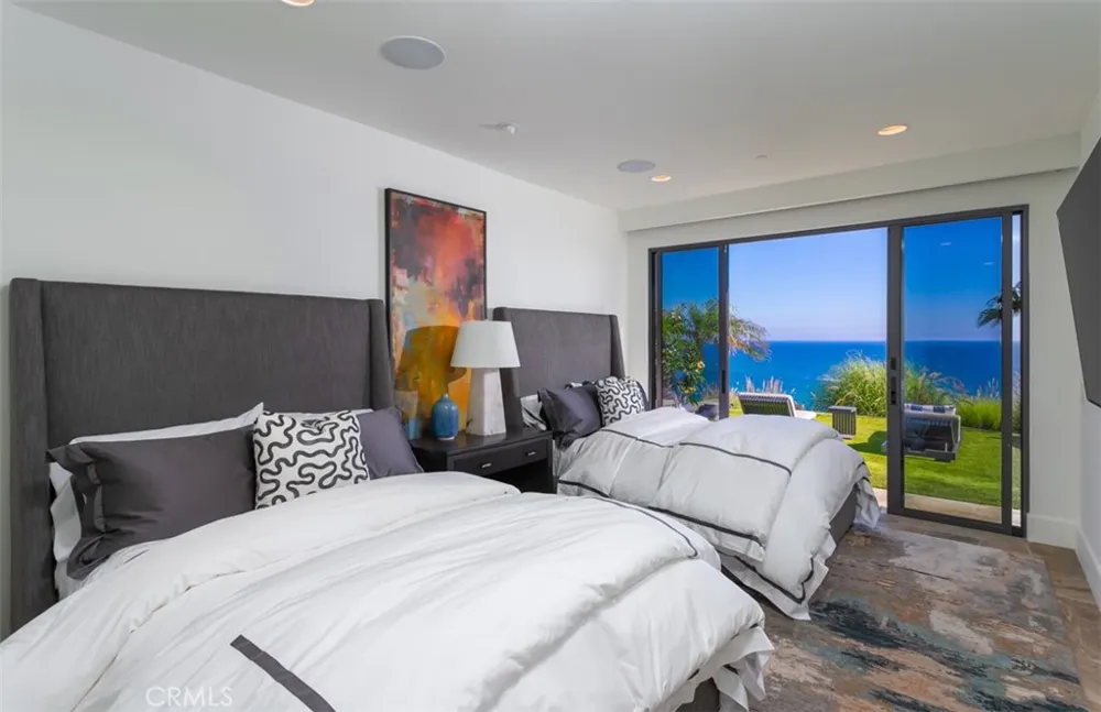 26 S La Senda Drive Laguna Beach, CA 92651