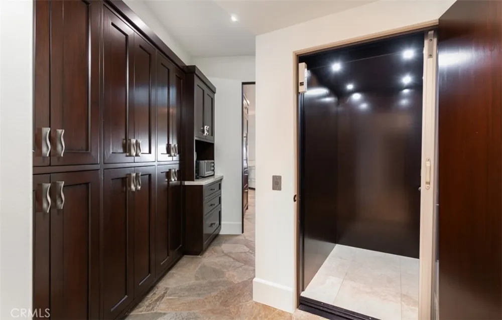 26 S La Senda Drive Laguna Beach, CA 92651