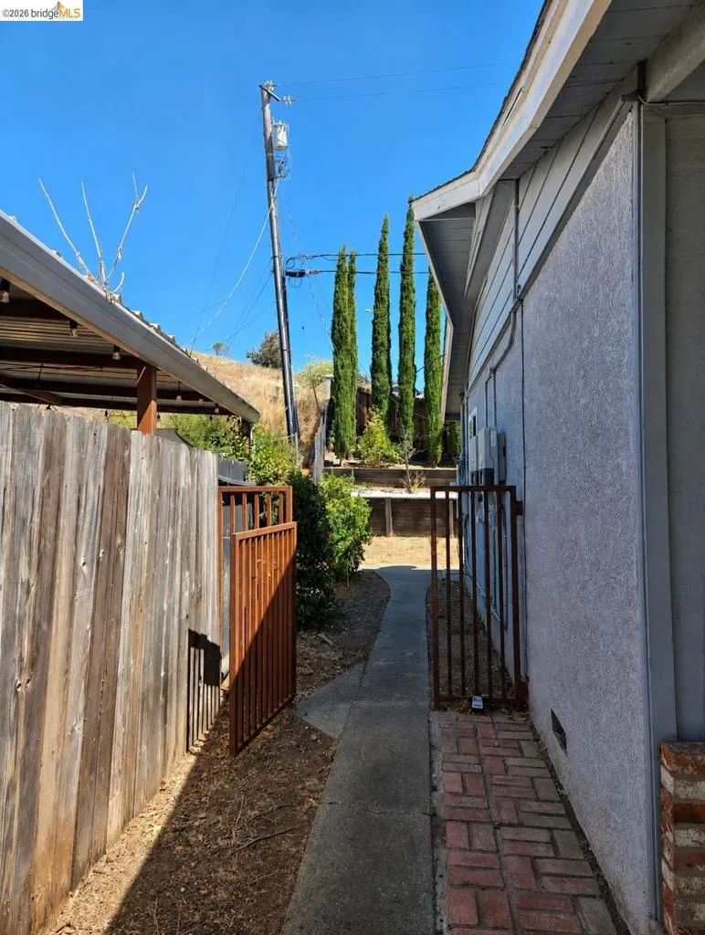 1480 Delwood St Vallejo, CA 94591