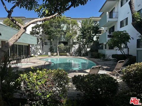 5000 S Centinela Avenue #214