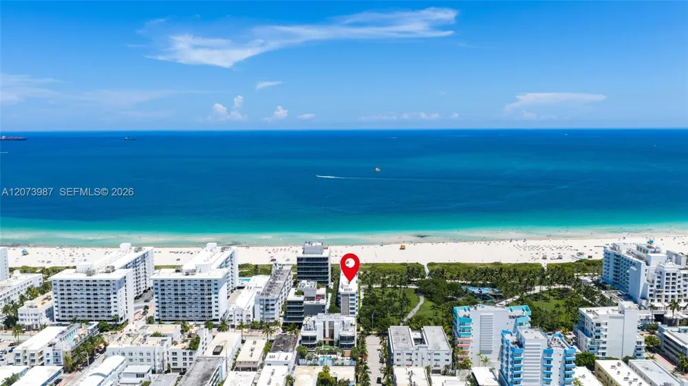 301 Ocean Dr #201 Miami Beach, FL 33139