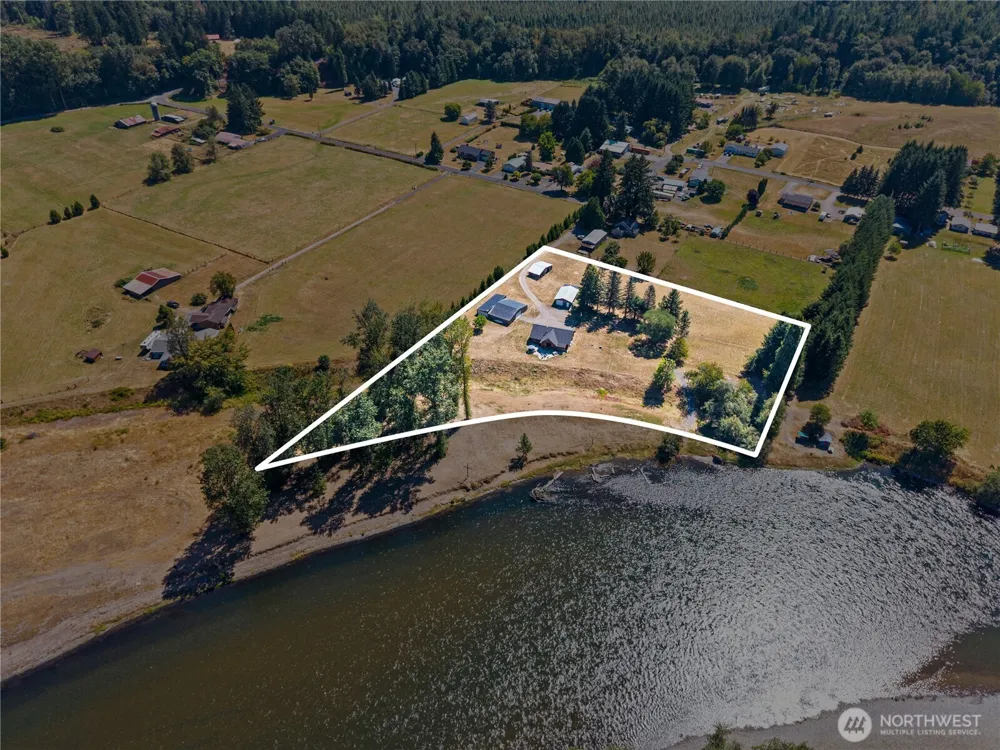 449 Collins Road Toledo, WA 98591