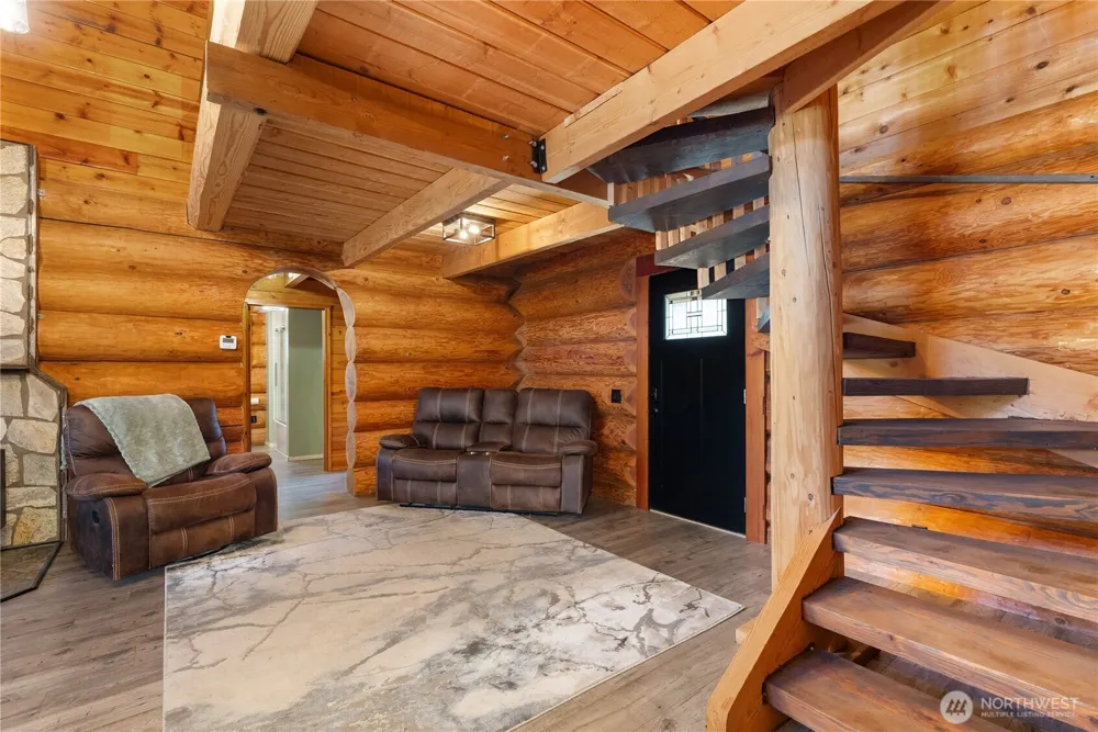 449 Collins Road Toledo, WA 98591