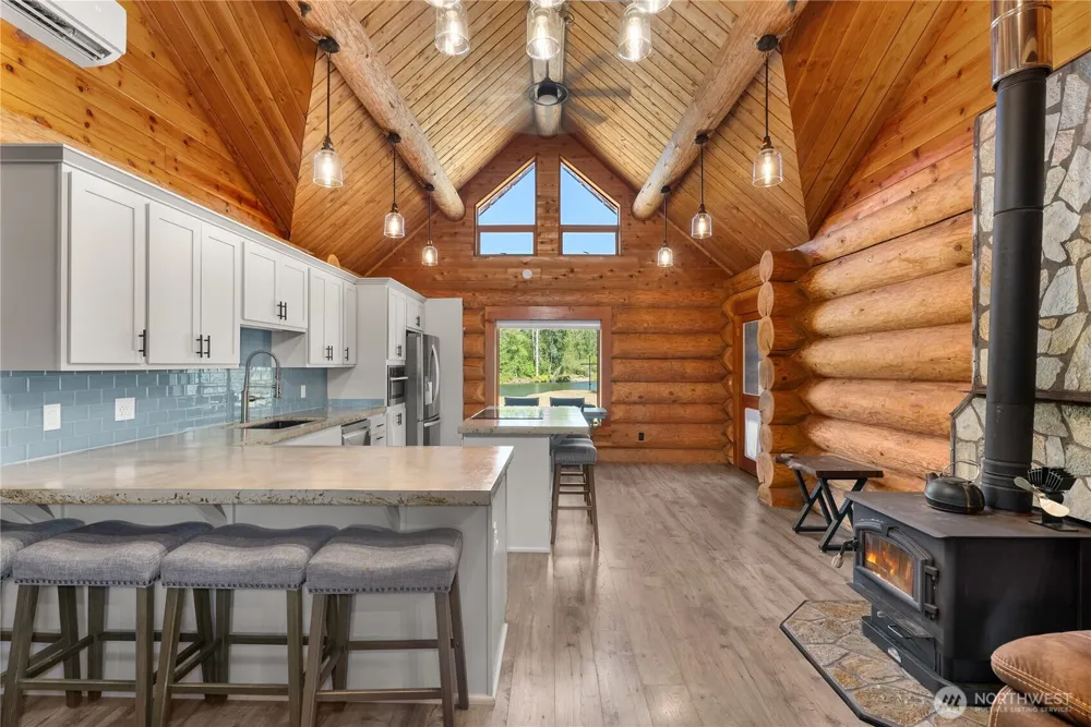 449 Collins Road Toledo, WA 98591