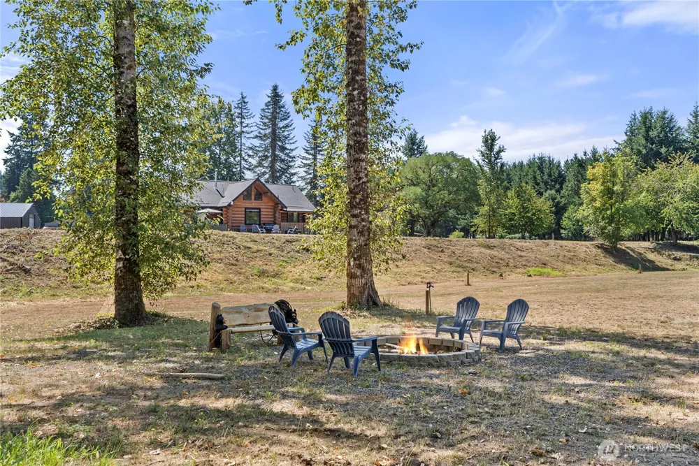 449 Collins Road Toledo, WA 98591