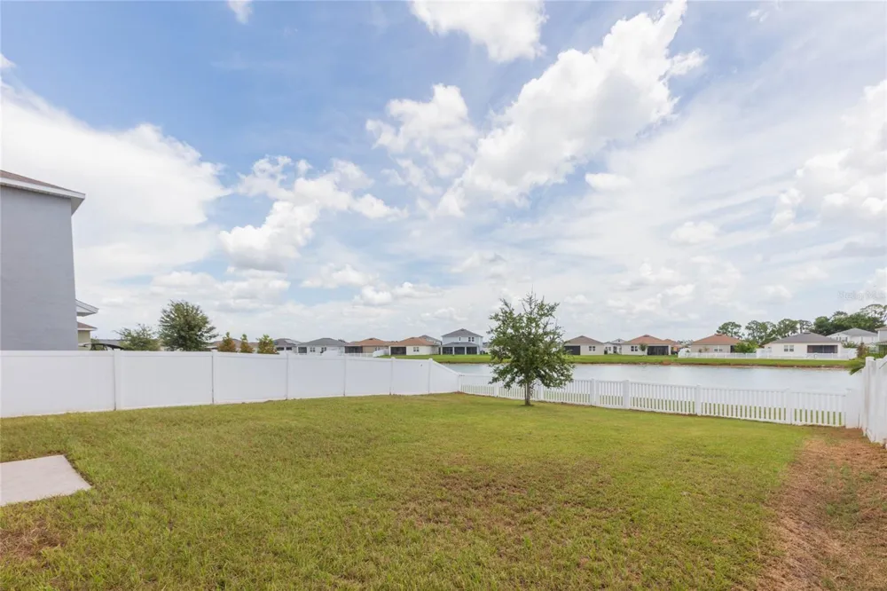478 AUTUMN STREAM DRIVE Auburndale, FL 33823