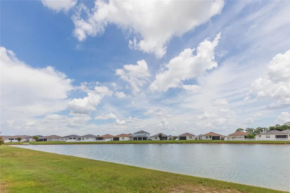 478 AUTUMN STREAM DRIVE Auburndale, FL 33823