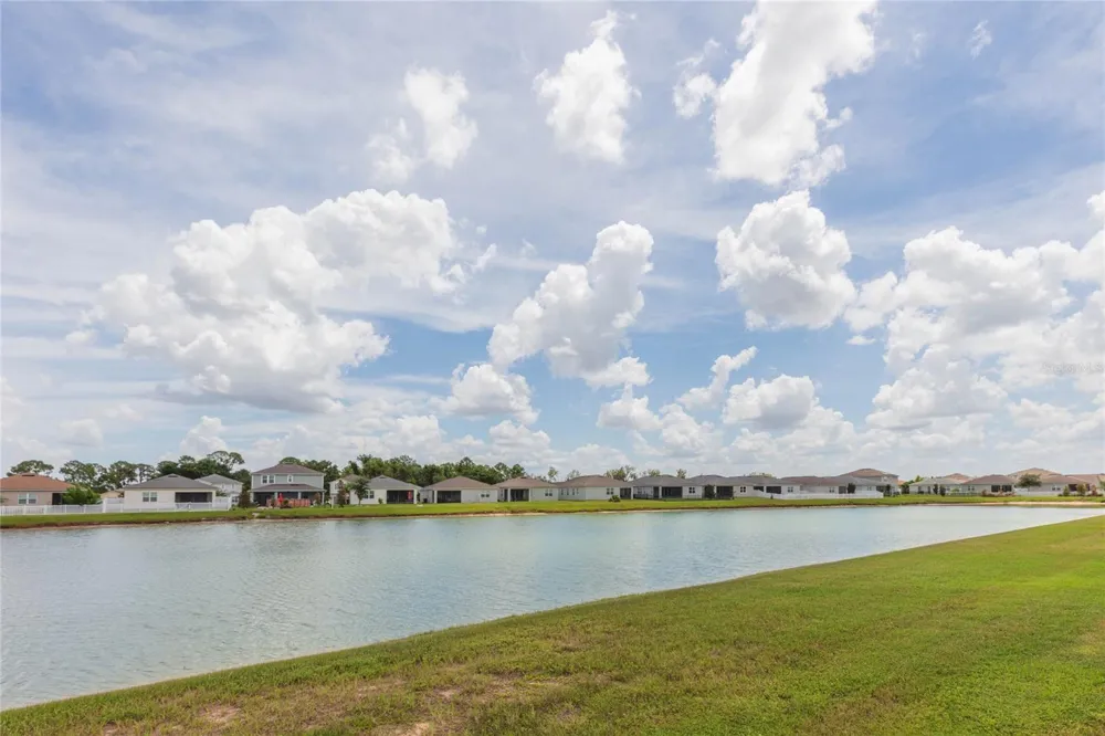 478 AUTUMN STREAM DRIVE Auburndale, FL 33823