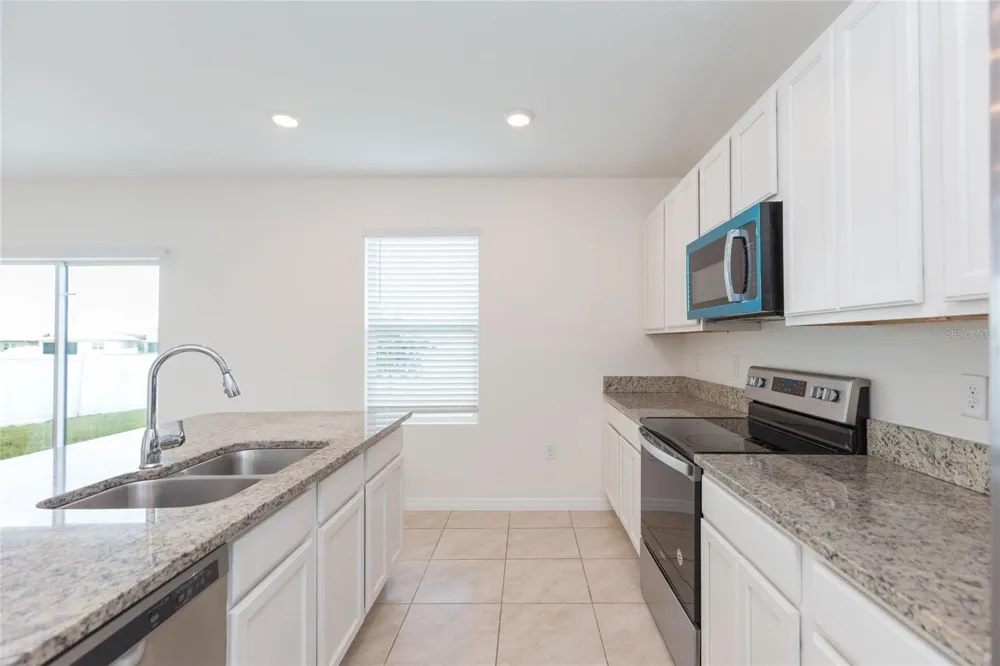 478 AUTUMN STREAM DRIVE Auburndale, FL 33823