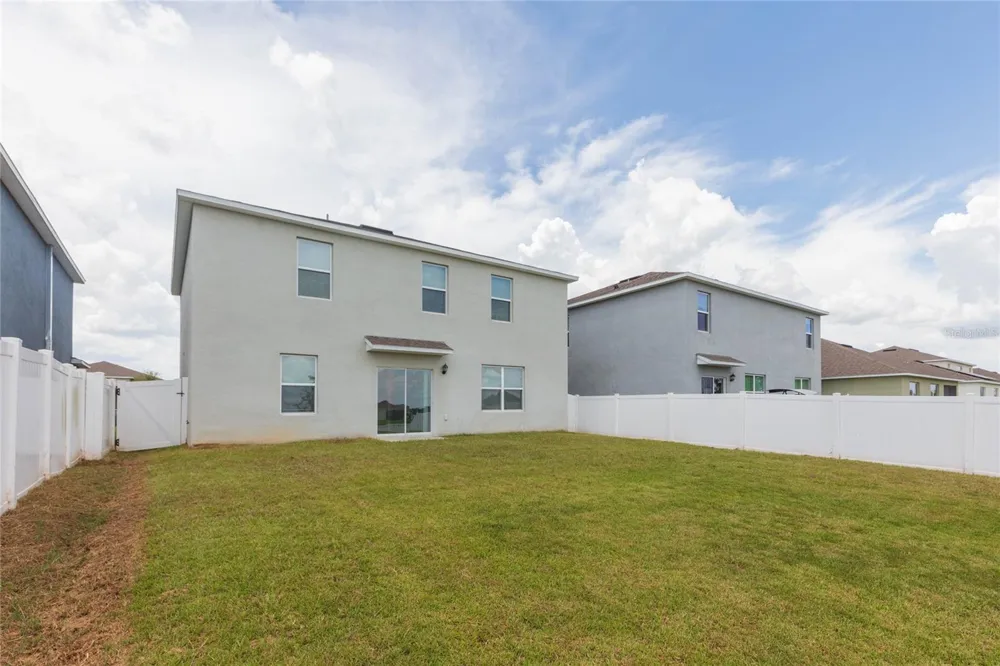 478 AUTUMN STREAM DRIVE Auburndale, FL 33823