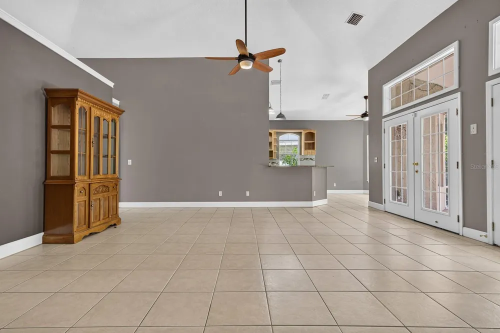 2007 RIVER CROSSING DRIVE Valrico, FL 33596