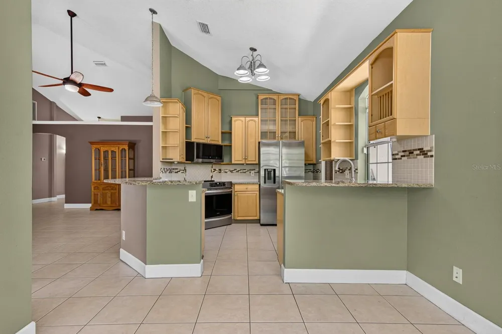 2007 RIVER CROSSING DRIVE Valrico, FL 33596