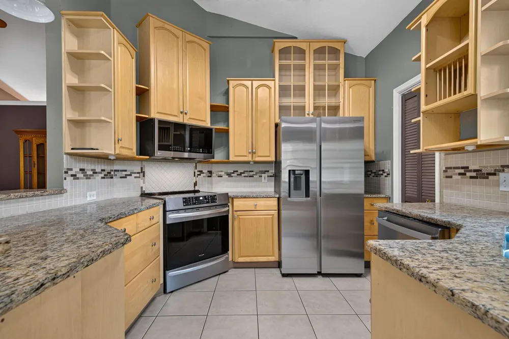 2007 RIVER CROSSING DRIVE Valrico, FL 33596