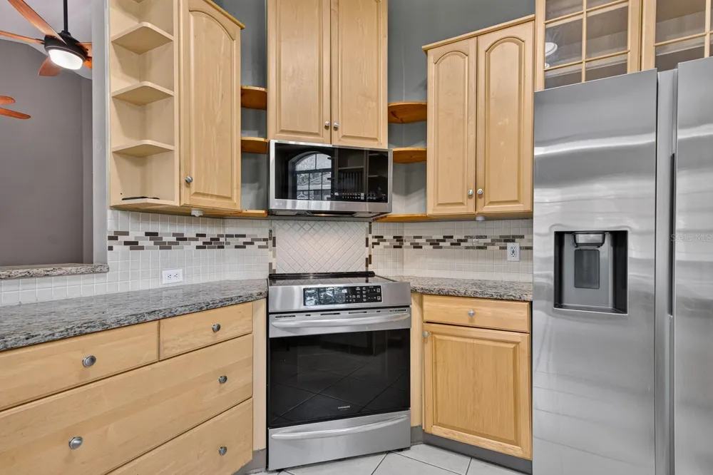 2007 RIVER CROSSING DRIVE Valrico, FL 33596