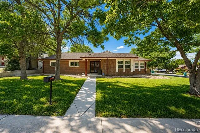 205 S Tucson Circle Aurora, CO 80012