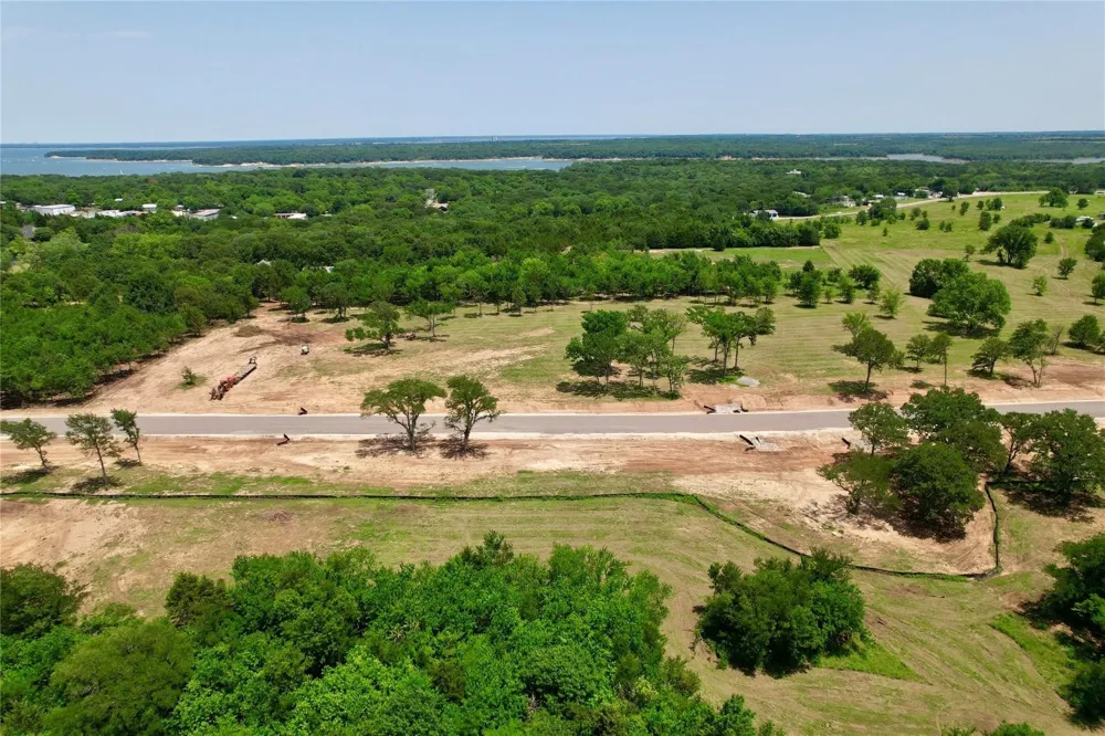 75 S Crescent Drive Pottsboro, TX 75076