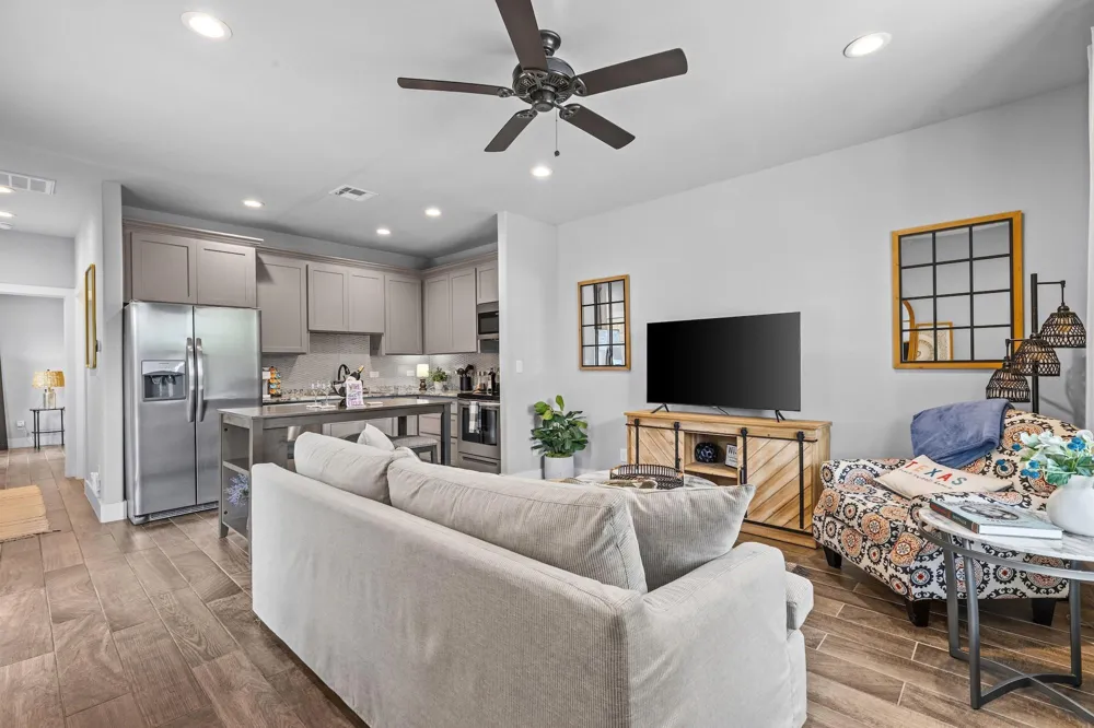 502 S Eagle Street #202 Fredericksburg, TX 78624
