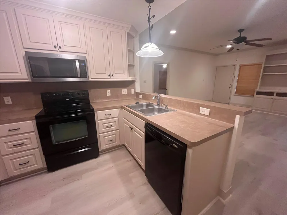 13340 Miller Lane Willis, TX 77318