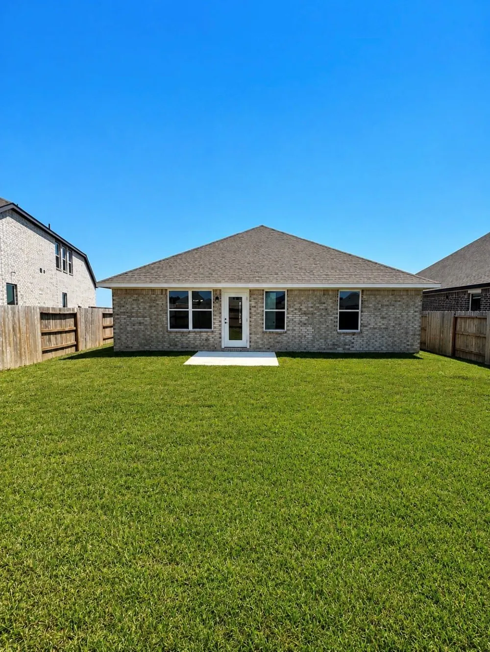 2039 Emerald Lake Trail Dayton, TX 77535