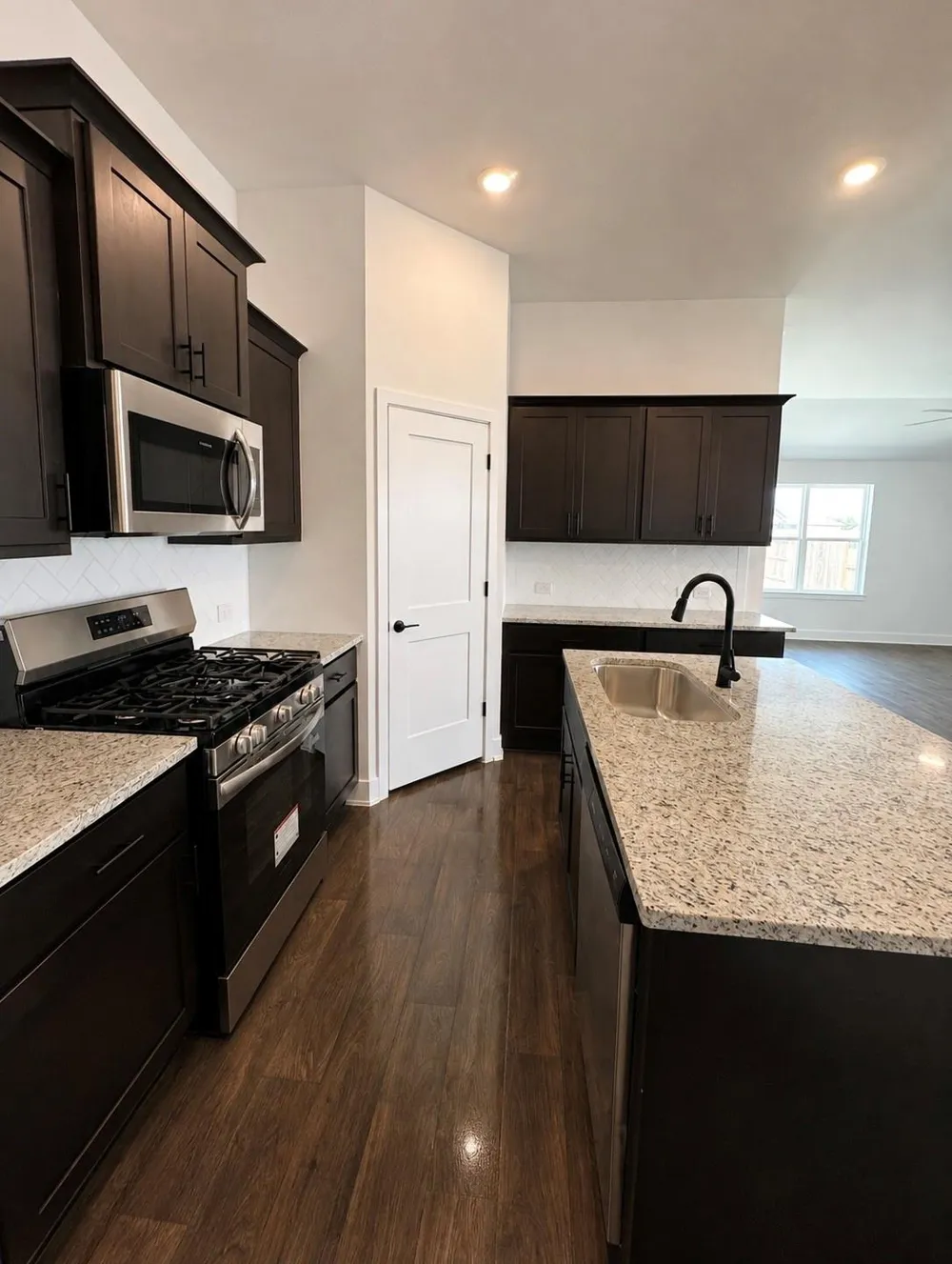 2039 Emerald Lake Trail Dayton, TX 77535