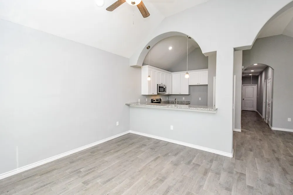 16948 W Ivanhoe Montgomery, TX 77316
