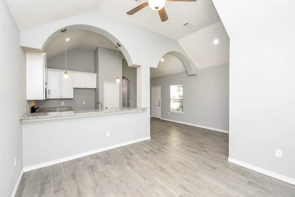 16948 W Ivanhoe Montgomery, TX 77316
