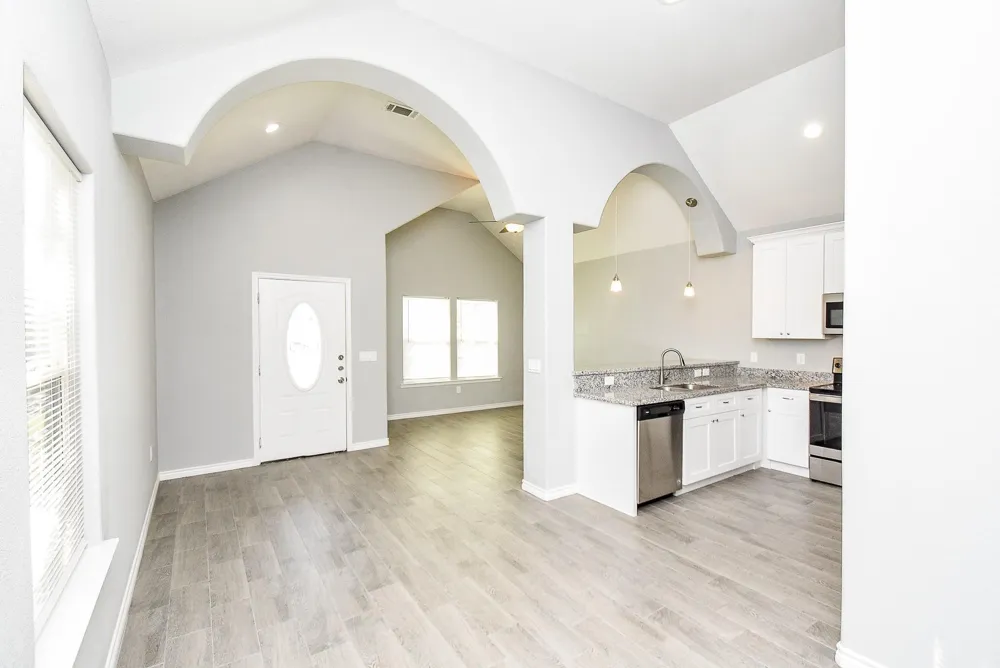 16948 W Ivanhoe Montgomery, TX 77316