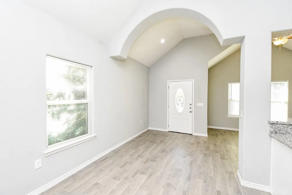 16948 W Ivanhoe Montgomery, TX 77316