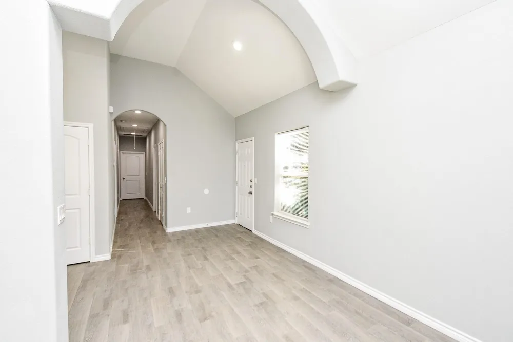 16948 W Ivanhoe Montgomery, TX 77316