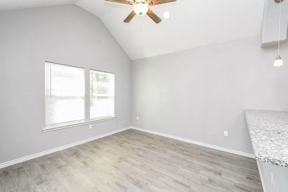 16948 W Ivanhoe Montgomery, TX 77316