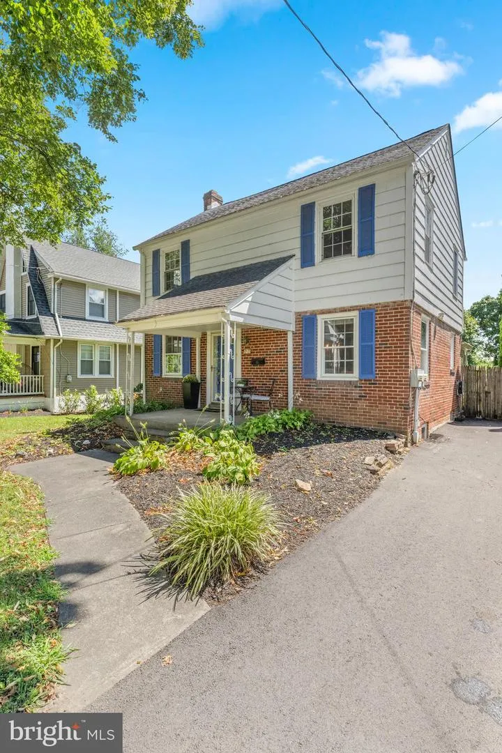 77 FOREST ROAD Springfield, PA 19064