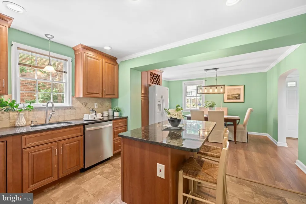 77 FOREST ROAD Springfield, PA 19064