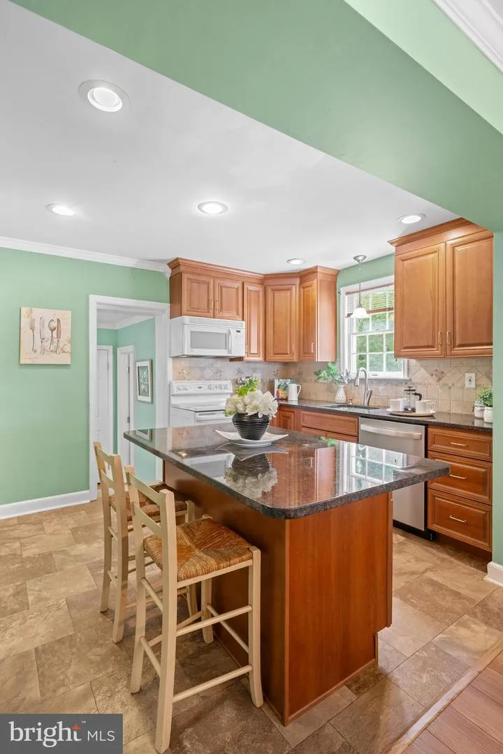 77 FOREST ROAD Springfield, PA 19064