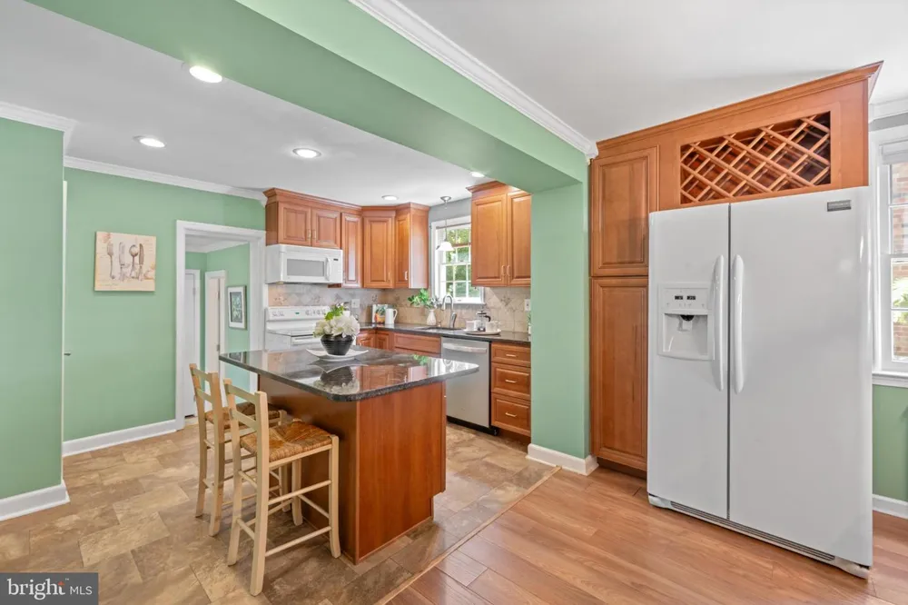 77 FOREST ROAD Springfield, PA 19064
