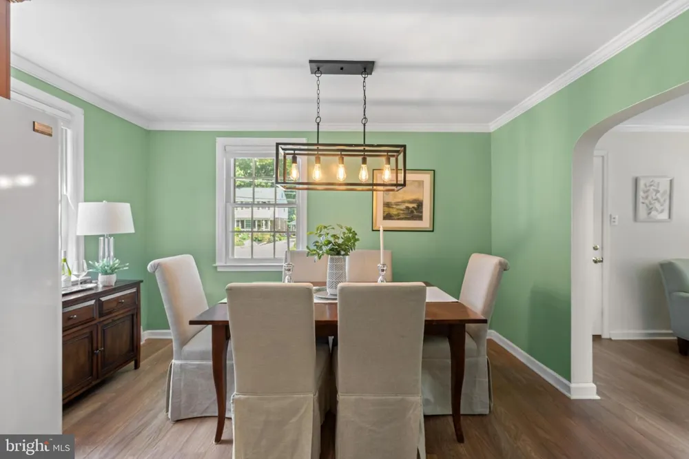 77 FOREST ROAD Springfield, PA 19064