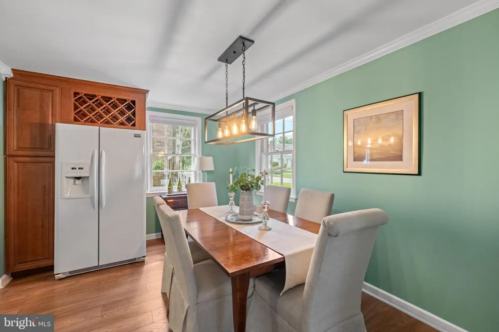 77 FOREST ROAD Springfield, PA 19064